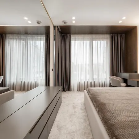 A Very Luxurious In Sofia's Building Of The Year Apartman Szófia